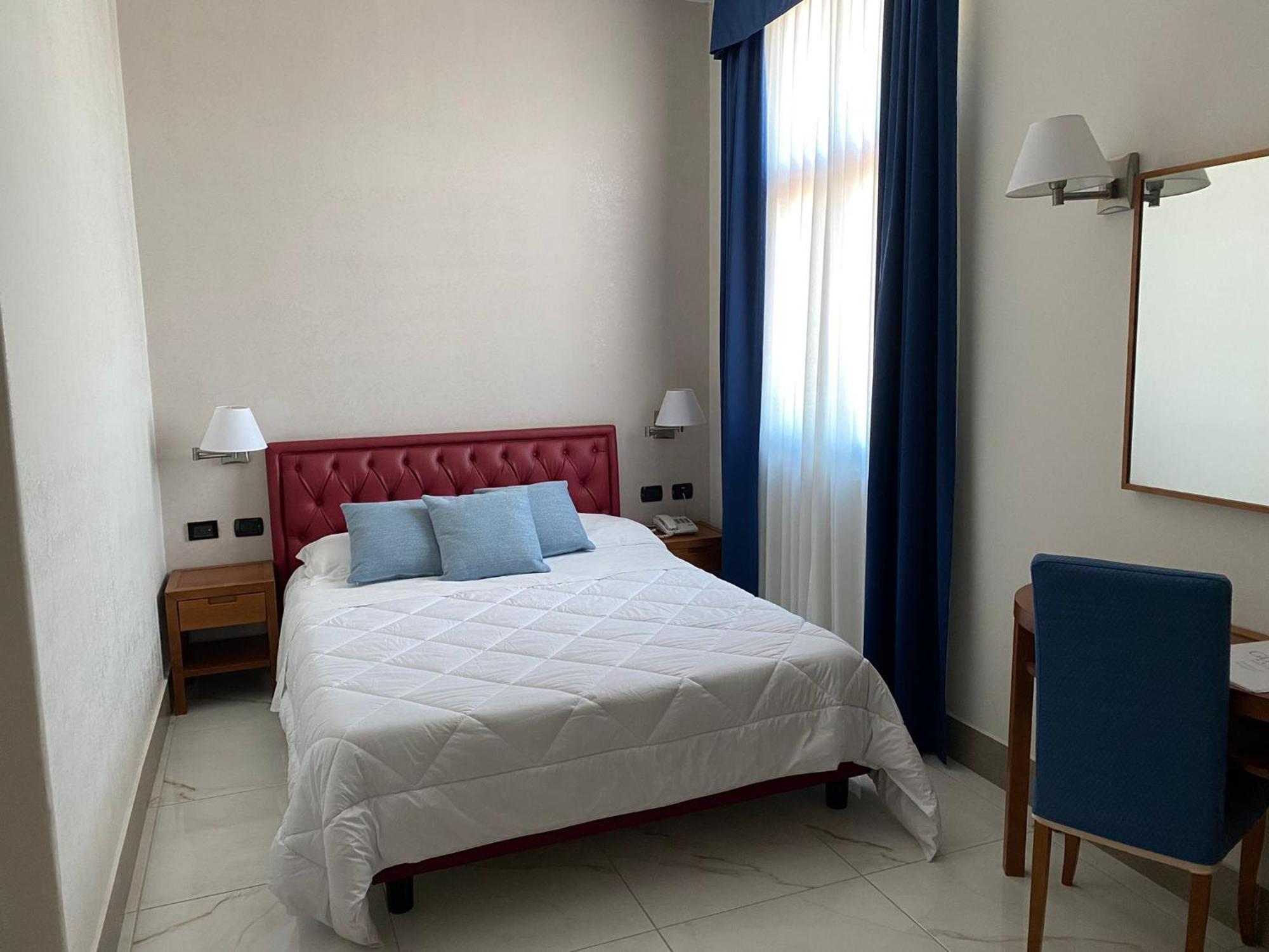 Gli Dei 4*