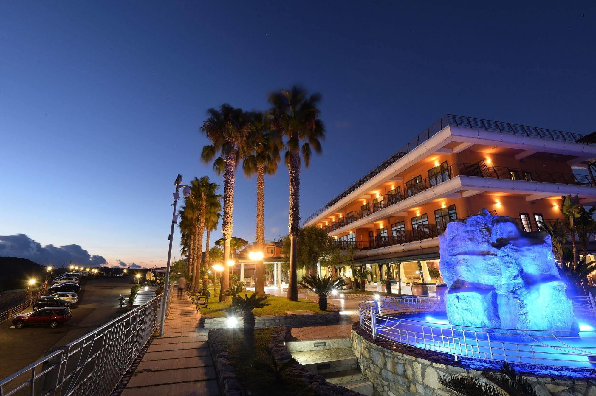 Gli Dei Hotel 4*